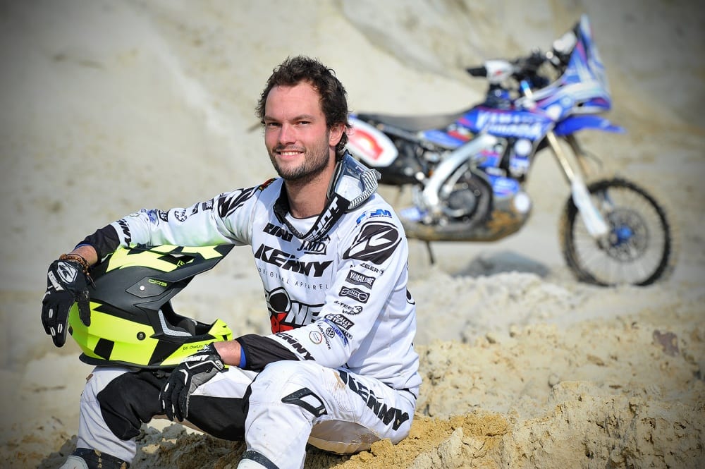 Edouard Charles De Moor devant sa Yamaha rally-raid — cover MotocrossMag.be